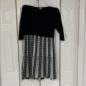 Roz & Ali Black and White Long Sleeve Dress